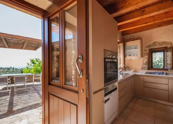 Villa Kalogra - Architect With Breathtaking Views Hriszí Aktí Haniá