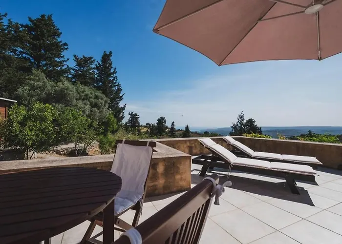 Villa Kalogra - Architect With Breathtaking Views Hriszí Aktí Haniá