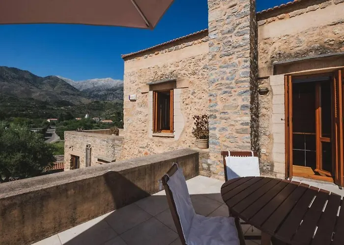 Villa Kalogra - Architect With Breathtaking Views Hriszí Aktí Haniá